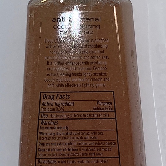 Calypso Berry Anti-Bacterial Deep Cleaning Hand Soap - Picture 3 of 6